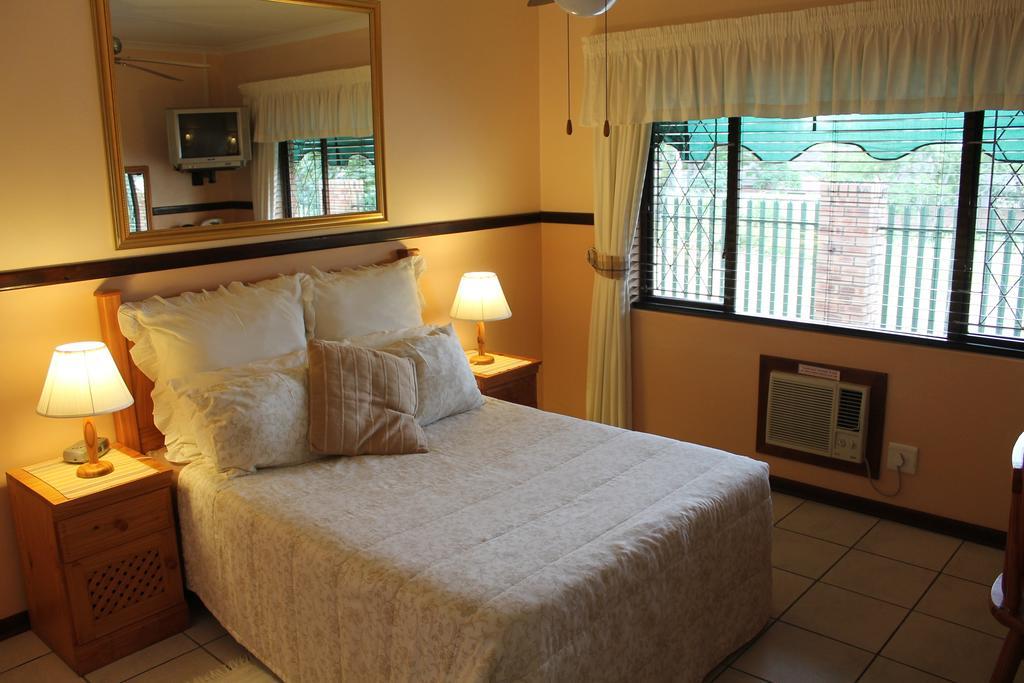 La Mer Lodge Richards Bay Room photo